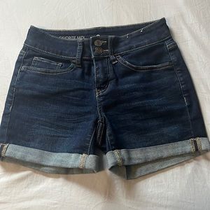 So. Size 1 Favorite MIDI shorts. New condition